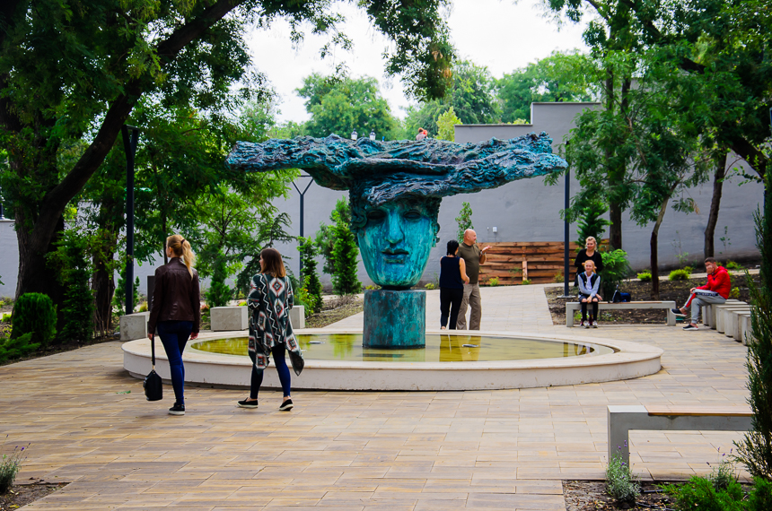 Архітектори обрали плитку авеню для облаштування грецького парку в Одесі